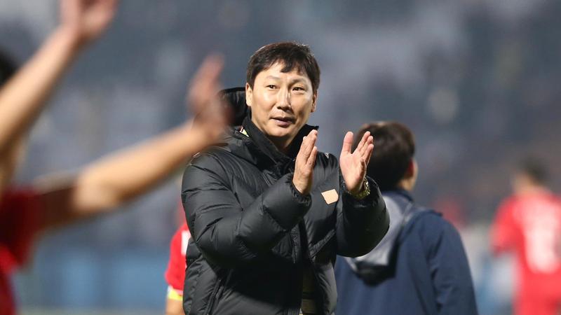 Pelatih Kim Sang Sik memberikan evaluasi kepada pemain Timnas Vietnam U-23 setelah kekalahan di semifinal Piala Asia U-23 2026
