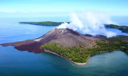 Pulau Sebesi sebagai Destinasi Geowisata Edukatif Berkelanjutan
