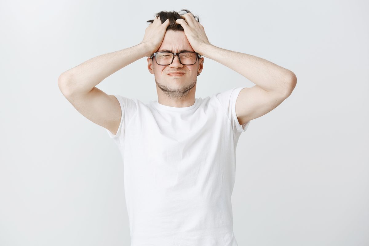 Ilustrasi cara praktis mengurangi overthinking dengan pola pikir cukup baik dan konsep satisficing