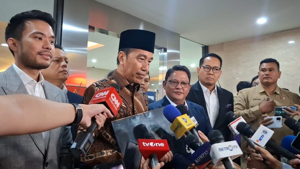 Jokowi tiba di Mapolresta Surakarta didampingi kuasa hukum