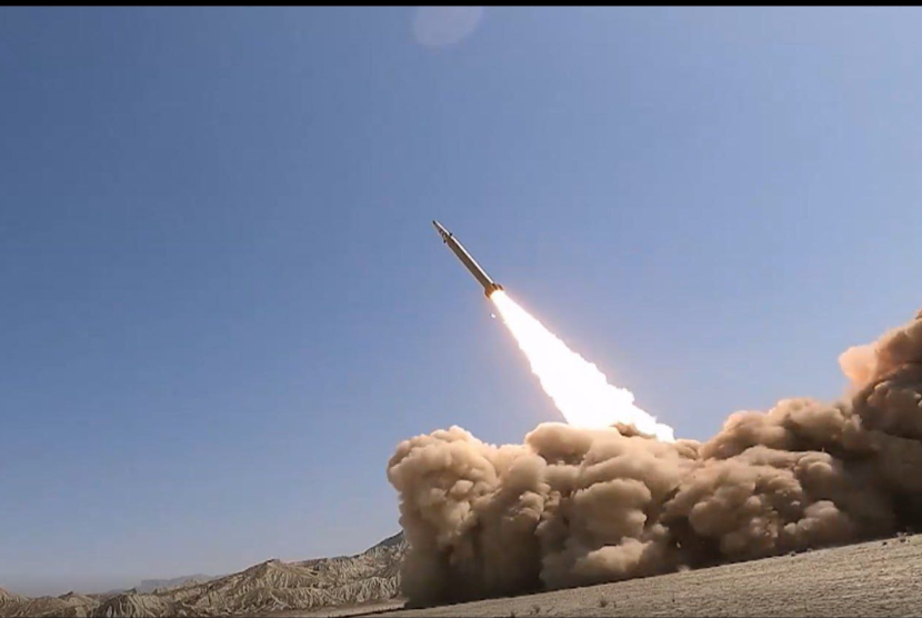 Rudal Iran Hantam Israel, Ledakan Keras Guncang Yerusalem