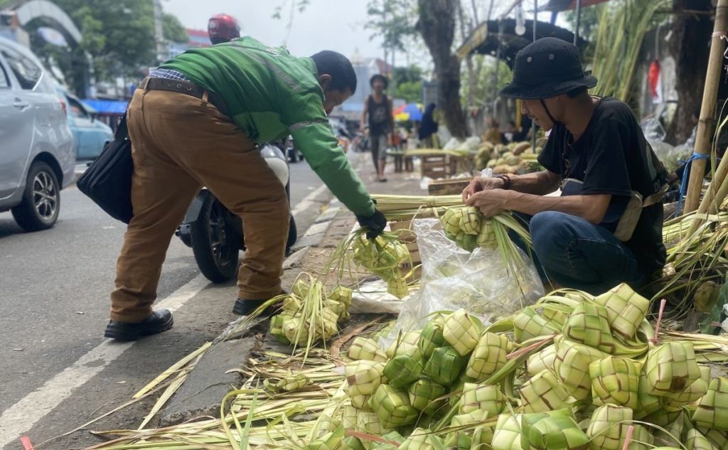 Tradisi Ketupat Lebaran