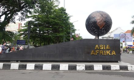 4 Spot Foto Ikonik Alun-alun Bandung saat Lebaran 2026