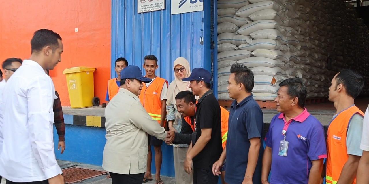 Prabowo Sidak Bulog Magelang, Pastikan Stok Beras Aman