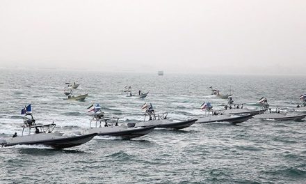 Iran Klaim Kapal Perang AS Mundur dari Selat Hormuz