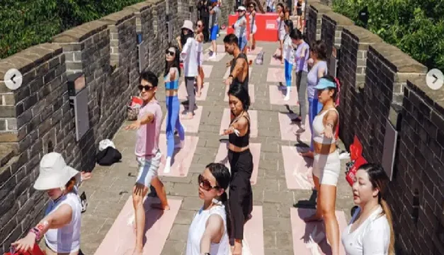 Lululemon Minta Maaf Kontroversi Yoga Tembok Besar China