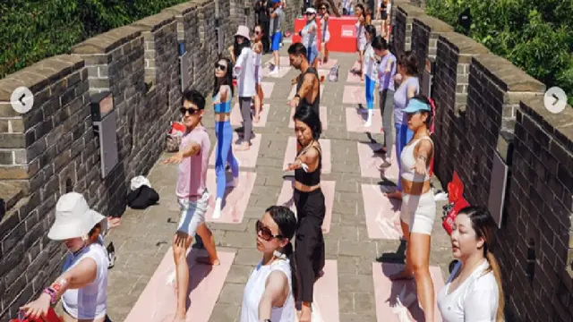 Lululemon Minta Maaf Kontroversi Yoga Tembok Besar China