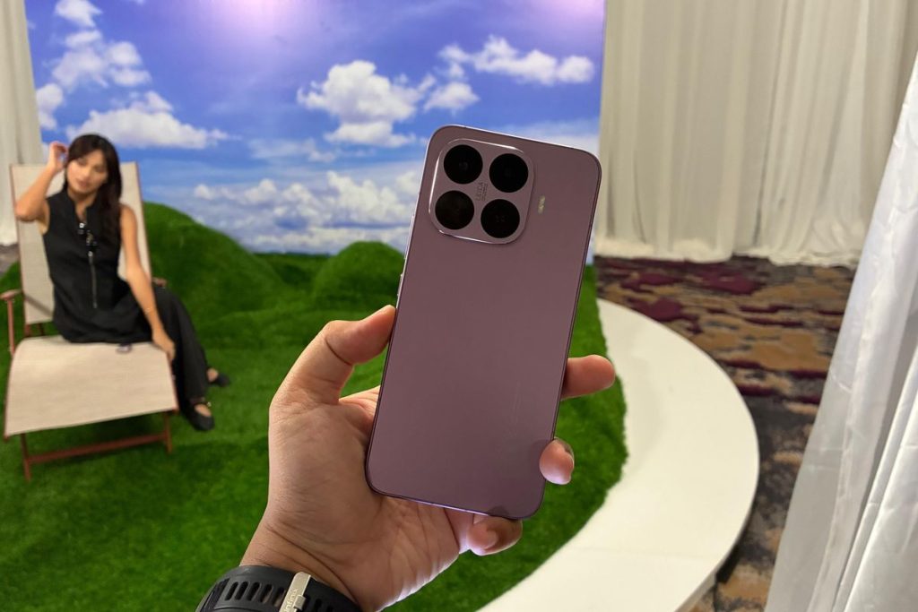 Xiaomi 17T Pro resmi di Indonesia dengan kamera Leica, layar AMOLED 144Hz, dan baterai 7.000 mAh.