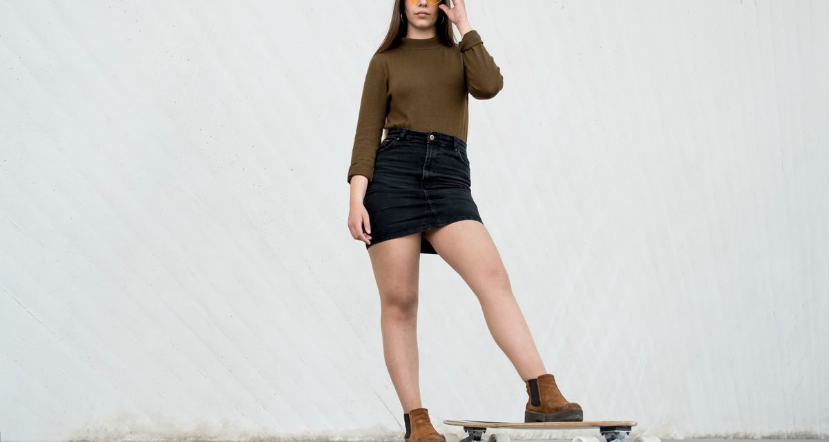 8 Tips Mix and Match Outfit Hitam dan Coklat agar Makin Elegan