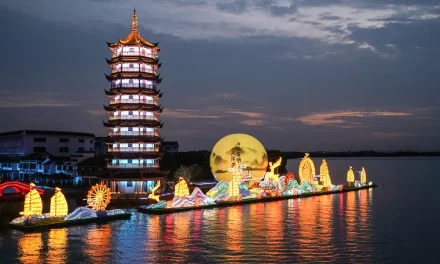 Zhouzhuang China Pesona Kota Air Kuno yang Ramah Muslim