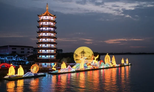 Zhouzhuang China Pesona Kota Air Kuno yang Ramah Muslim