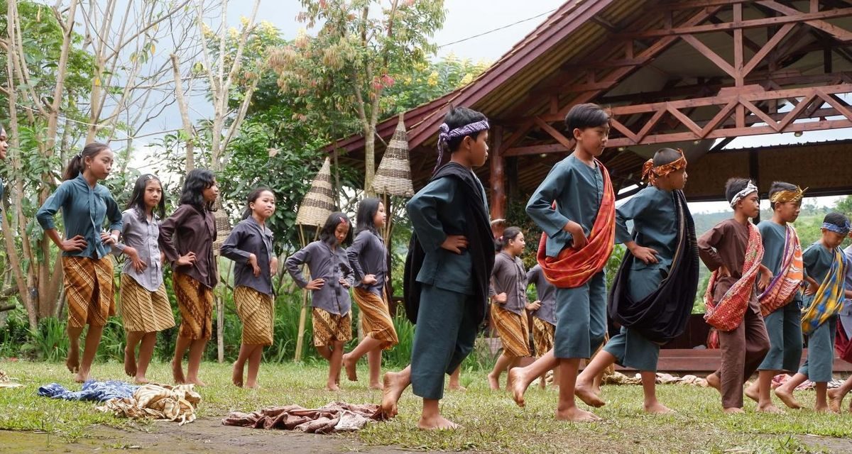 Desa Wisata Saung Ciburial, Rasakan Pesona Budaya Garut