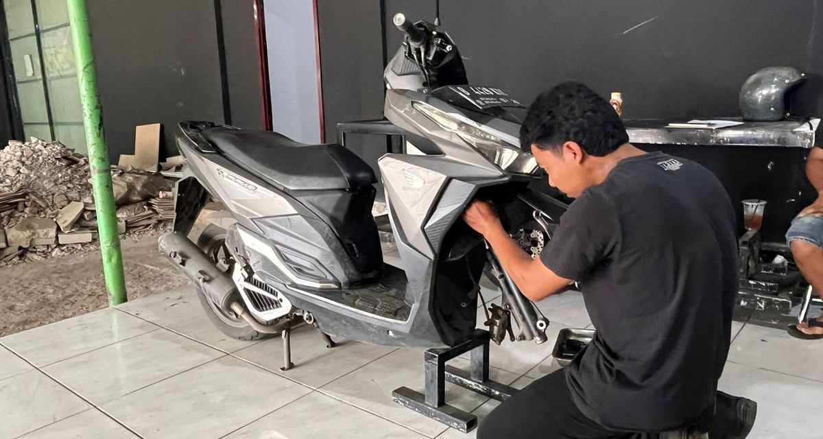 Sokbreker Depan Motor Sering Mentok? Ini Cara Mengatasinya Tanpa Harus Ganti Baru