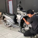 Sokbreker Depan Motor Sering Mentok? Ini Cara Mengatasinya Tanpa Harus Ganti Baru