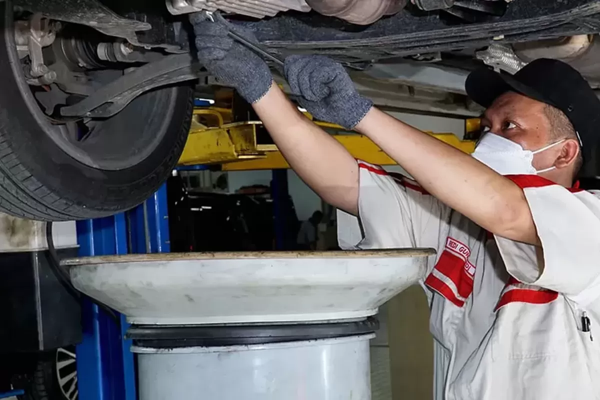 Oli Mesin Mobil