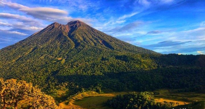 5 Gunung Selain Bromo yang Wajib Masuk Daftar Liburanmu