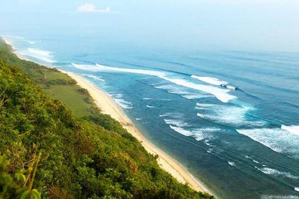 Wisata gratis di Bali untuk liburan keluarga dengan panorama pantai, persawahan, dan perbukitan.