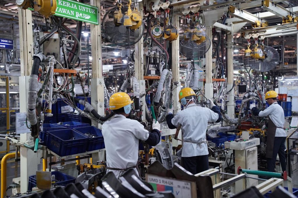 Gaikindo menyoroti peningkatan TKDN mobil listrik Indonesia dan kesiapan industri otomotif nasional.