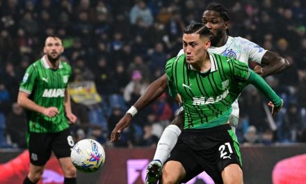 Jay Idzes Kembali Jadi Starter, Pertahanan Sassuolo Makin Solid saat Kalahkan Torino