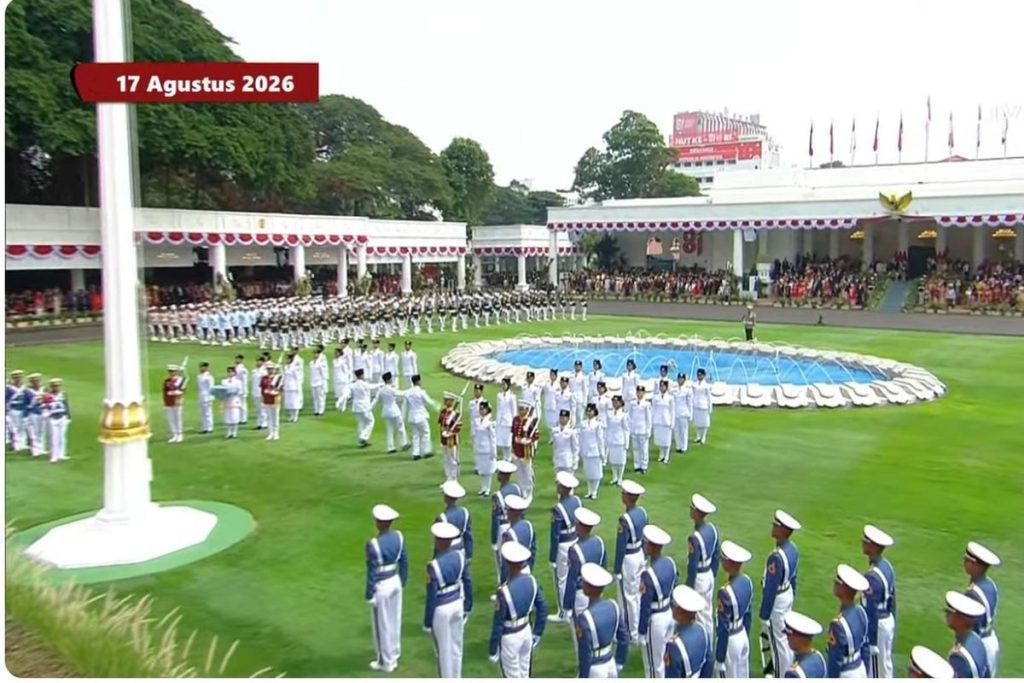 Paskibraka HUT ke-81 RI mengibarkan bendera Merah Putih di Istana Merdeka