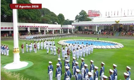 Paskibraka Sukses Kibarkan Merah Putih, Tepuk Tangan Bergema di Istana Merdeka