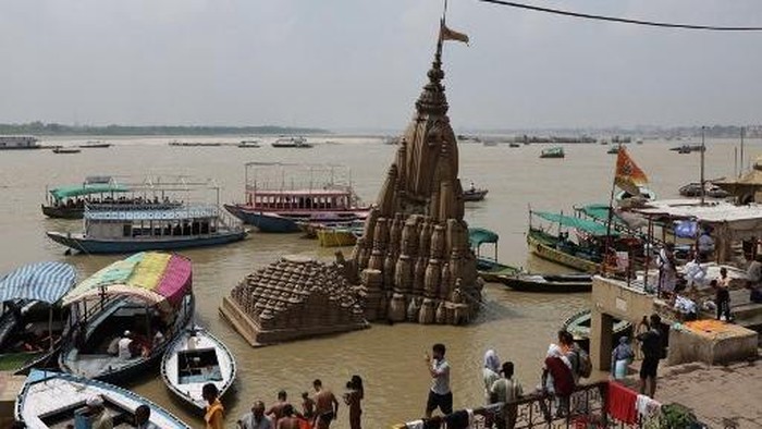 Banjir besar di Assam India merendam permukiman warga