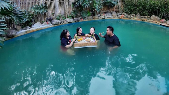Glamping murah dengan pemandangan gunung untuk liburan keluarga 2026