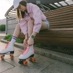 Berangkat Kerja dengan Sepatu Roda, Cara Unik Bikin Perjalanan Lebih Aktif