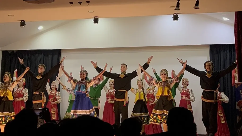 Pertunjukan tari Siberian Pattern di Jakarta