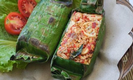 Resep Nasi Bakar Ayam Kemangi Pedas, Gurih dan Harum
