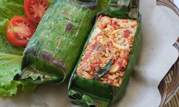 Resep Nasi Bakar Ayam Kemangi Pedas, Gurih dan Harum